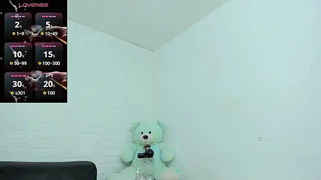 nathally roses online show from May 2026 08:18:02 PM