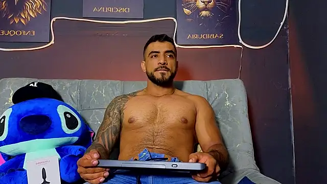 ERIC HARRISON online show from December 2025 01:01:02 PM