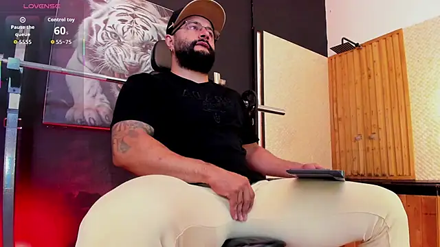 Snapshot of Luke__09 chatting on November 2025 11:32:02 AM Luke 09 online show from November 2025 11:32:02 AM