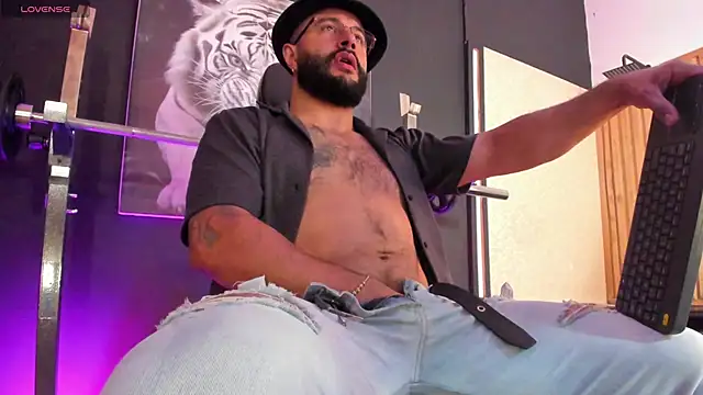 Snapshot of Luke__09 chatting on October 2025 11:44:02 AM Luke 09 online show from October 2025 11:44:02 AM