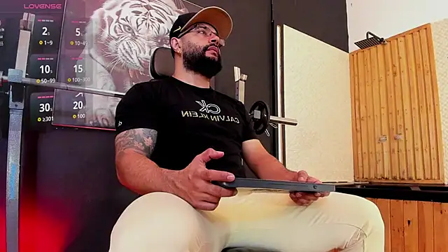 Snapshot of Luke__09 chatting on November 2025 11:25:02 AM Luke 09 online show from November 2025 11:25:02 AM