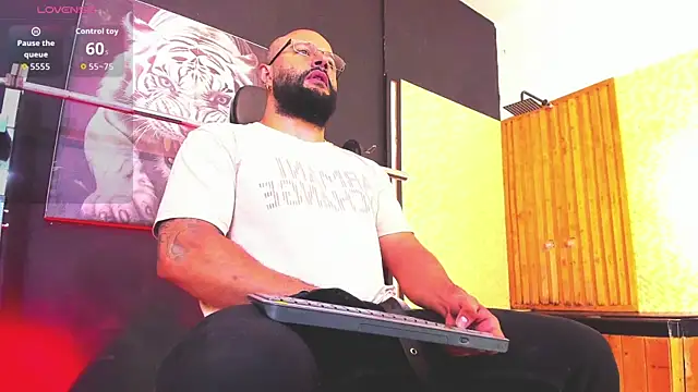 Snapshot of Luke__09 chatting on November 2025 11:11:02 AM Luke 09 online show from November 2025 11:11:02 AM