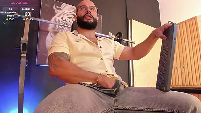 Snapshot of Luke__09 chatting on October 2025 11:42:02 AM Luke 09 online show from October 2025 11:42:02 AM