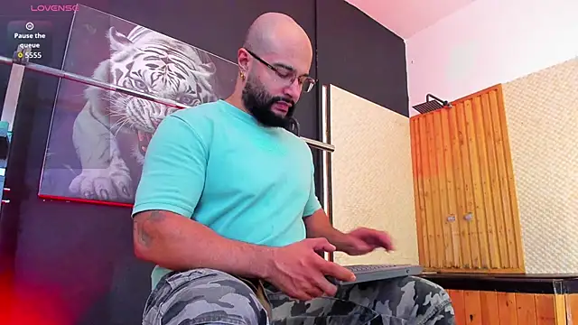 Snapshot of Luke__09 chatting on November 2025 11:37:01 AM Luke 09 online show from November 2025 11:37:01 AM