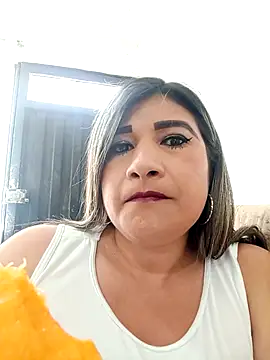 Hannahcandyy online show from November 2025 05:45:02 PM