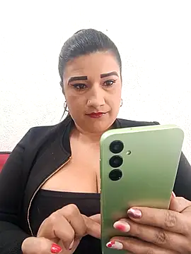 Hannahcandyy online show from April 2026 04:36:02 PM