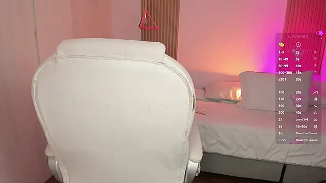 Kendall Bunnyy online show from October 2025 07:55:02 PM