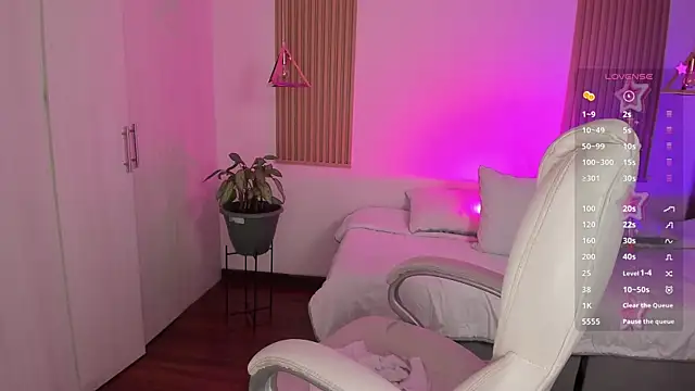 Kendall Bunnyy online show from November 2025 07:47:01 PM