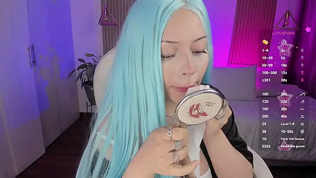 Kendall Bunnyy online show from November 2025 08:41:02 PM