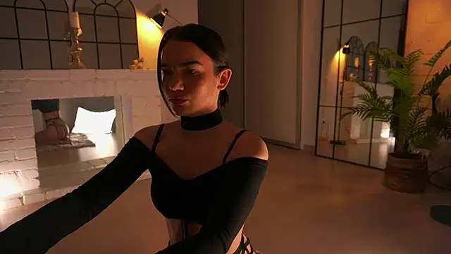 Heidi11 online show from September 2025 04:24:01 PM