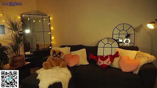 Snapshot of Heidi11 chatting on February 2026 04:16:02 PM Heidi11 online show from February 2026 04:16:02 PM