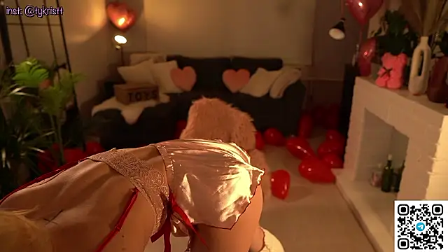 Snapshot of Heidi11 chatting on February 2026 05:23:02 PM Heidi11 online show from February 2026 05:23:02 PM