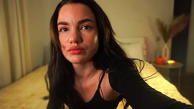 Heidi11 online show from October 2025 05:54:02 PM