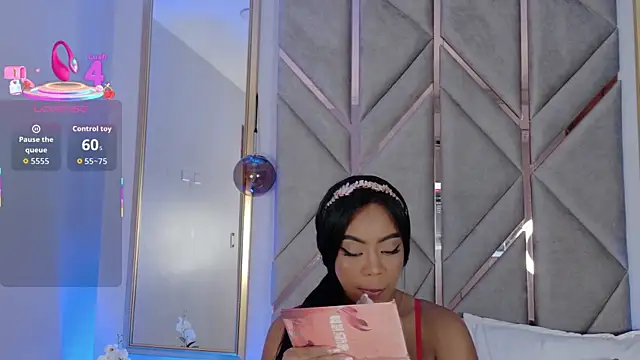 Lola King online show from November 2025 10:57:02 PM