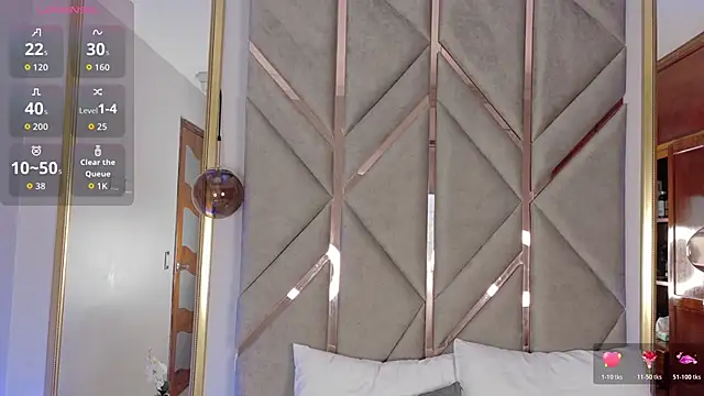 Lola King online show from October 2025 12:11:02 AM