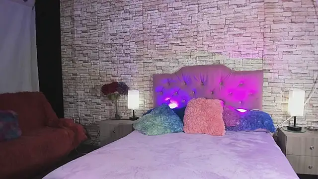 Snapshot of kitty_queen10 chatting on November 2025 03:10:02 AM kitty queen10 online show from November 2025 03:10:02 AM