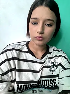 littlemelodi18 online show from October 2025 09:38:02 PM