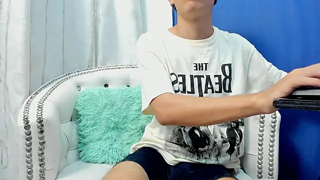 Little Peeter online show from January 2025 04:18:02 PM