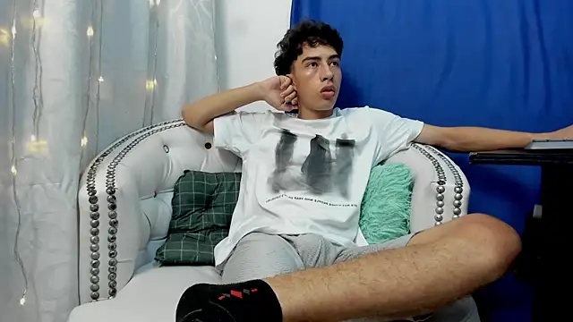 Little Peeter online show from January 2025 12:23:01 AM