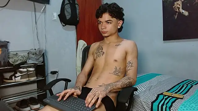 Snapshot of Lovebeng_ chatting on June 2026 10:22:02 PM Lovebeng online show from June 2026 10:22:02 PM