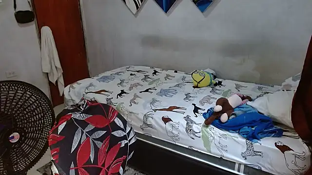 Lovebeng  online show from November 2025 06:12:01 PM