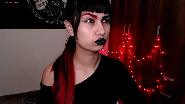 Little-Lucifer online show from February 2026 10:53:01 PM