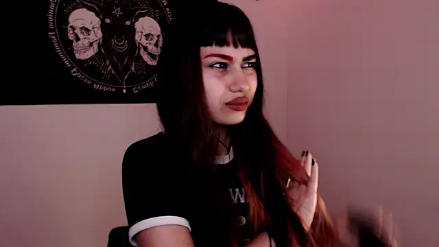 Snapshot of Little-Lucifer chatting on November 2025 10:57:01 PM Little-Lucifer online show from November 2025 10:57:01 PM