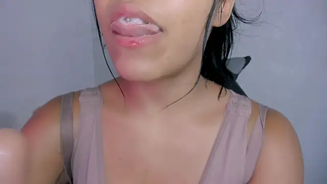 veky saliva01 online show from May 2026 05:18:01 PM