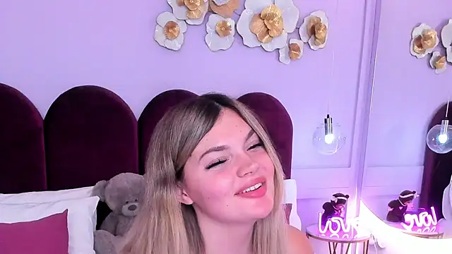 ZaraBloom online show from December 2025 04:23:01 AM