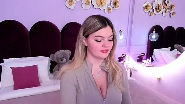 ZaraBloom online show from January 2026 03:30:01 PM