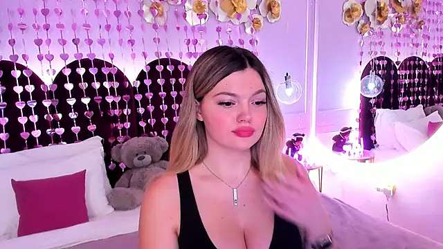 ZaraBloom online show from February 2026 03:23:01 PM