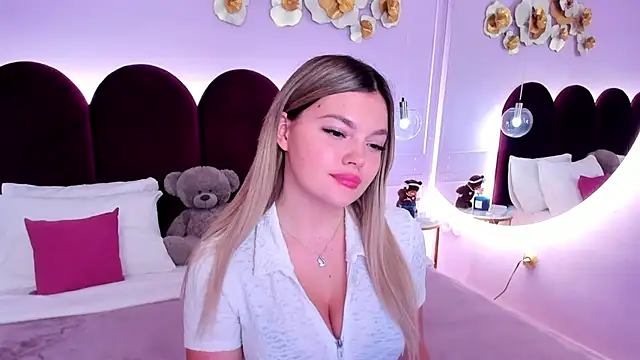 ZaraBloom online show from December 2025 03:11:02 AM