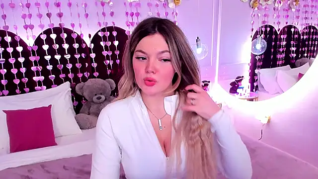 ZaraBloom online show from February 2026 03:56:02 PM