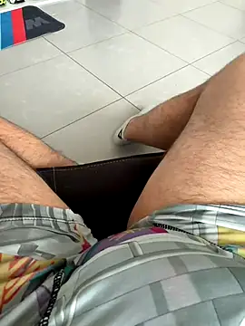 tiou72 online show from December 2025 02:21:02 PM