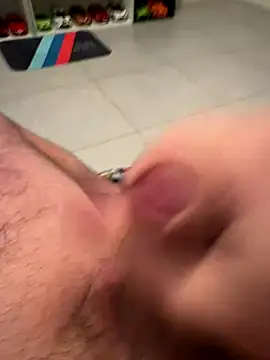 tiou72 online show from November 2025 03:45:01 PM