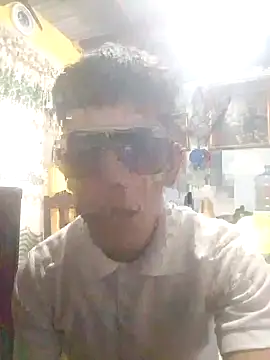 Snapshot of DecisivePimiento chatting on September 2025 05:28:01 PM DecisivePimiento online show from September 2025 05:28:01 PM