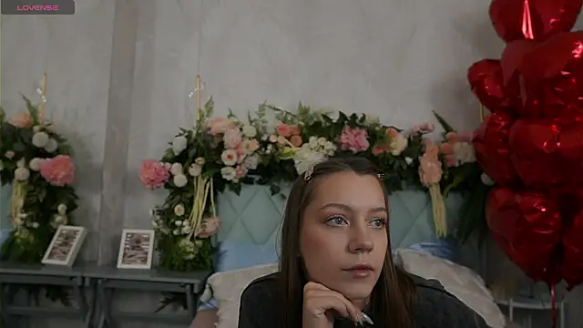 AliceBrayan online show from February 2026 05:04:01 PM