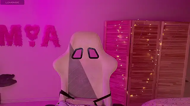 Miss Mia Murr online show from November 2025 04:23:02 AM