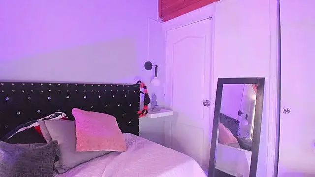 Snapshot of Ghosty_Doll chatting on November 2025 08:12:01 PM Ghosty Doll online show from November 2025 08:12:01 PM