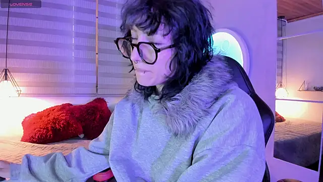 Ghosty Doll online show from March 2026 08:32:01 PM