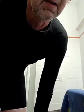 pascalino100 online show from April 2026 06:09:01 AM