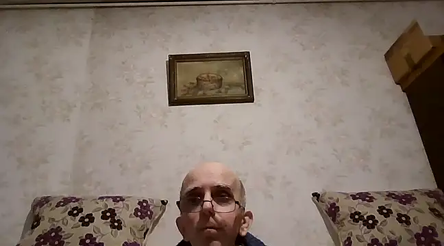 Snapshot of mariusica1@xh chatting on March 2025 05:13:01 PM mariusica1xh online show from March 2025 05:13:01 PM