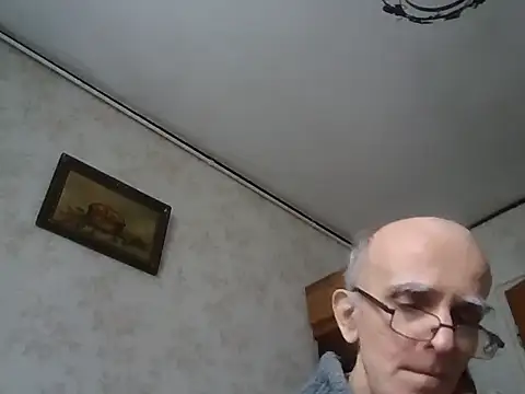 Snapshot of mariusica1@xh chatting on October 2025 12:17:02 PM mariusica1xh online show from October 2025 12:17:02 PM