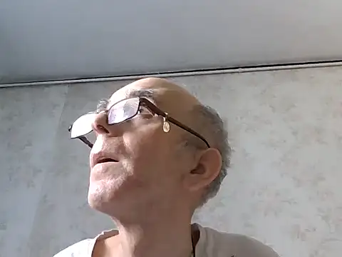 Snapshot of mariusica1@xh chatting on September 2025 08:04:02 AM mariusica1xh online show from September 2025 08:04:02 AM