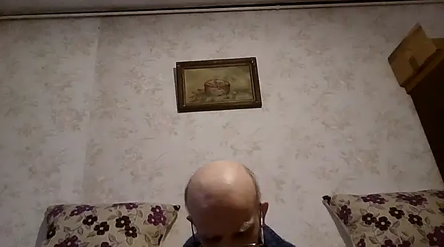 Snapshot of mariusica1@xh chatting on March 2025 03:05:02 PM mariusica1xh online show from March 2025 03:05:02 PM