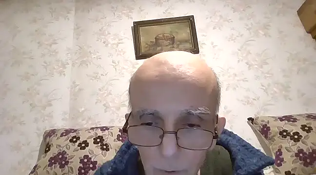 Snapshot of mariusica1@xh chatting on March 2025 12:53:01 AM mariusica1xh online show from March 2025 12:53:01 AM