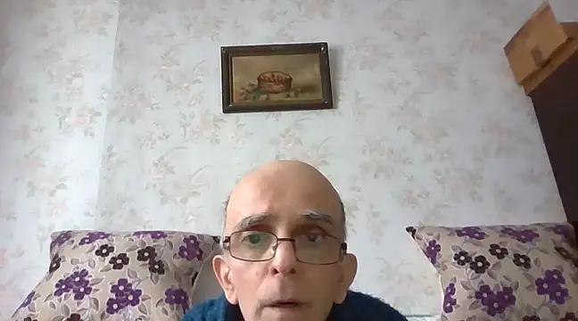 Snapshot of mariusica1@xh chatting on March 2025 11:01:02 AM mariusica1xh online show from March 2025 11:01:02 AM