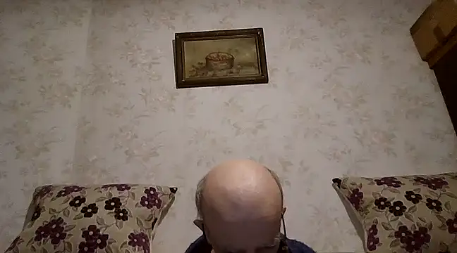 Snapshot of mariusica1@xh chatting on March 2025 02:12:02 AM mariusica1xh online show from March 2025 02:12:02 AM