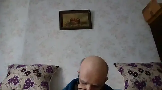 Snapshot of mariusica1@xh chatting on March 2025 02:07:01 PM mariusica1xh online show from March 2025 02:07:01 PM