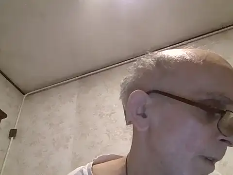 Snapshot of mariusica1@xh chatting on September 2025 01:08:01 AM mariusica1xh online show from September 2025 01:08:01 AM